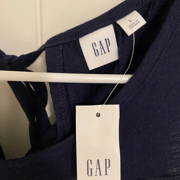 NWT |‎ GAP women’s navy blue sleeveless tie neck blouse — large - Picture 2 of 5